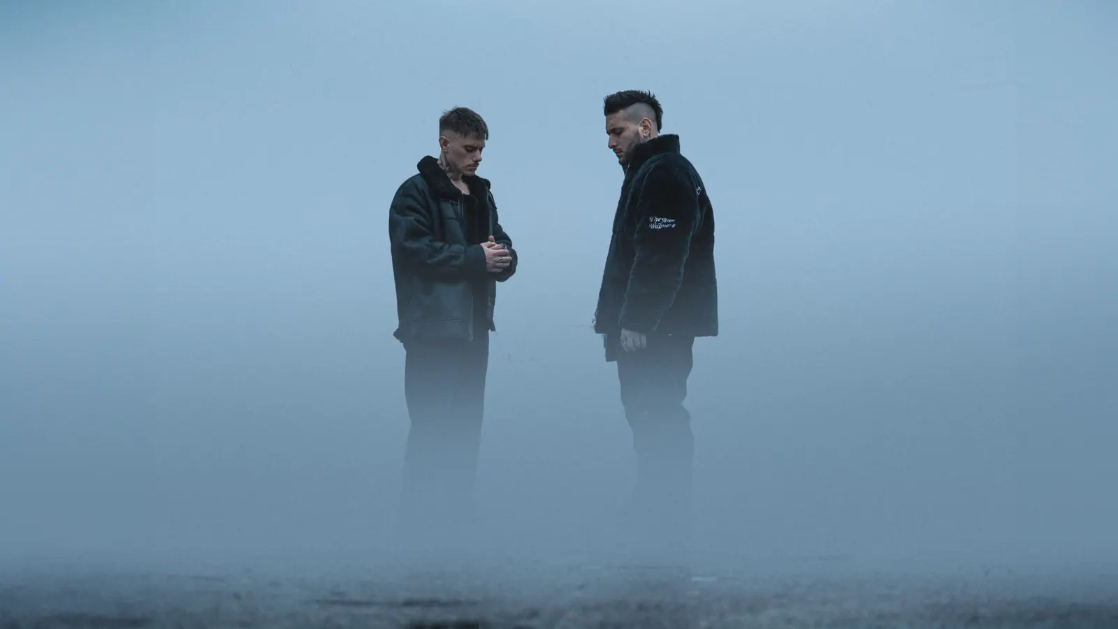 El dúo enfrentado entre la niebla