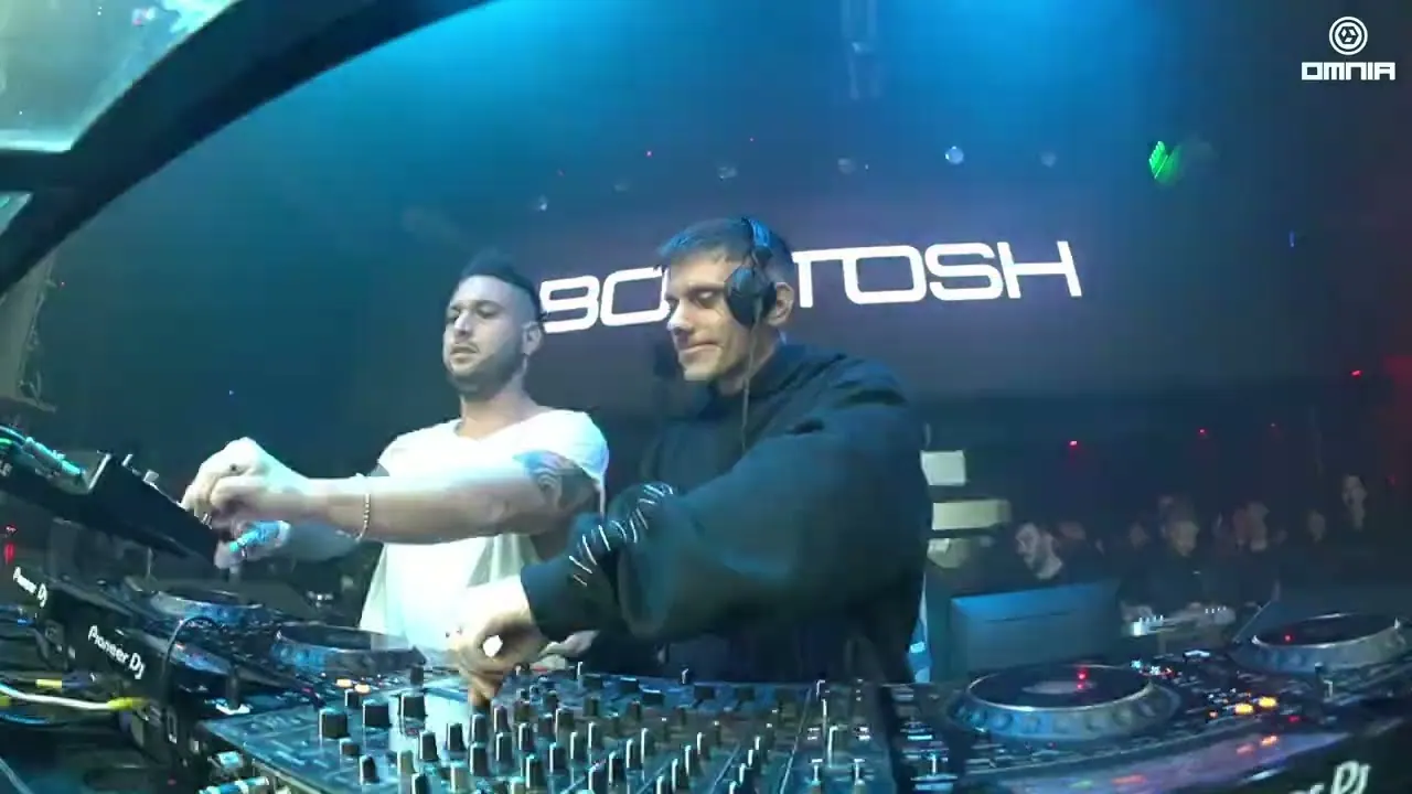 BOB TOSH en The Bow